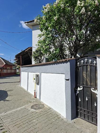 Casă cu Teren 326 Mp în Șimian