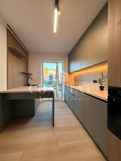 Apartament cu 2 camere semidecomandat, mobilat în Florești