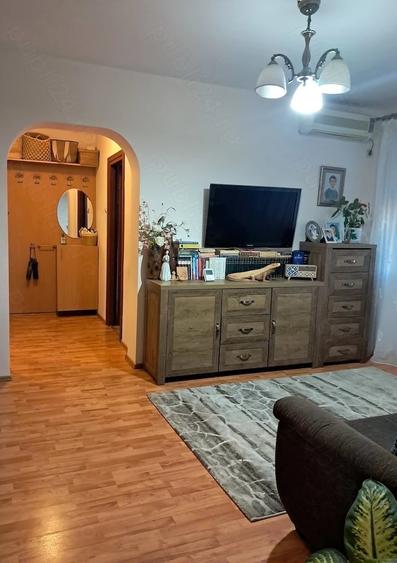 Apartament cu 2 camere semidecomandat în Tomis II