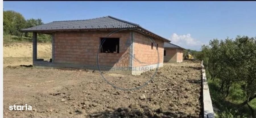 Casă cu 3 camere cu Teren 500 Mp în Central