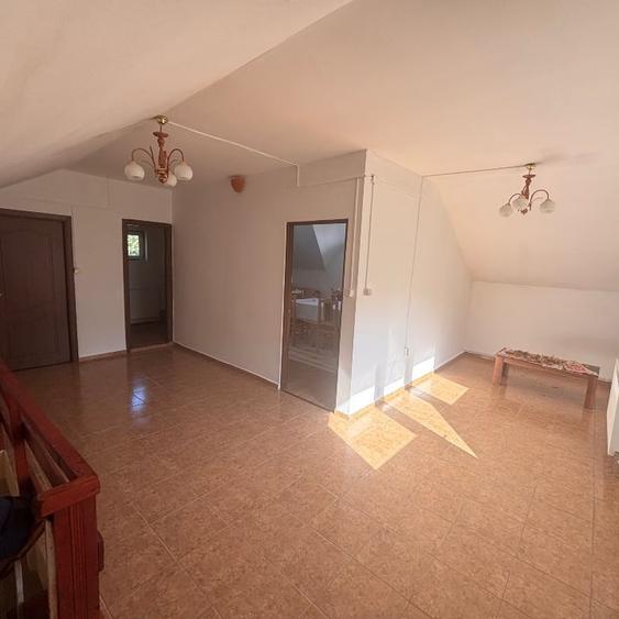 Casă individuală cu 5 camere cu Canalizare în Ciurea