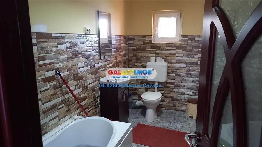Casă cu 7 camere cu Teren 359 Mp în 1 Mai