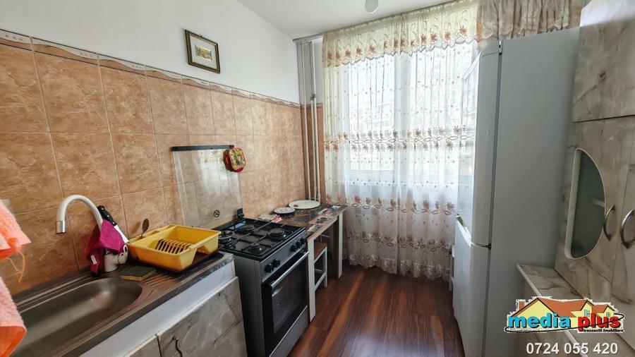 Apartament cu 3 camere semidecomandat în Țiglina 1