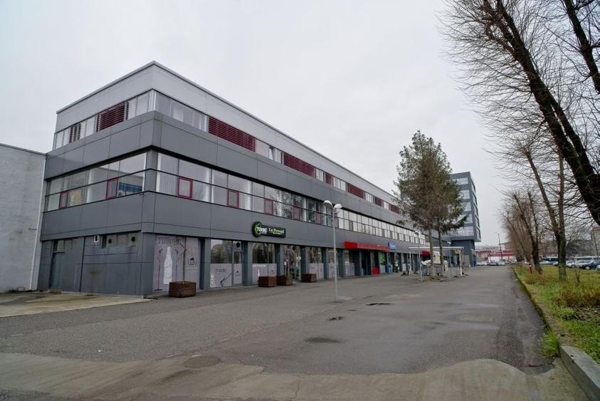 Birou, de 2,840 mp, în Buziașului