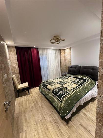 Apartament cu 4 camere decomandat în Răcădău