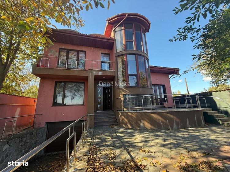 Vila Spatioasa 9 Dormitoare. Investitie