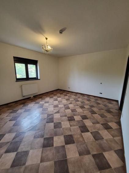 Casă individuală cu 5 camere cu Canalizare în Tunari