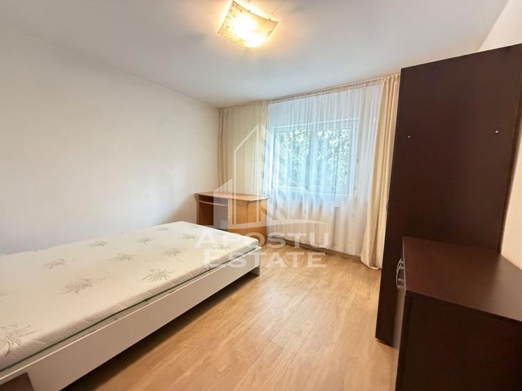 Apartament cu 3 camere decomandat în Lunei