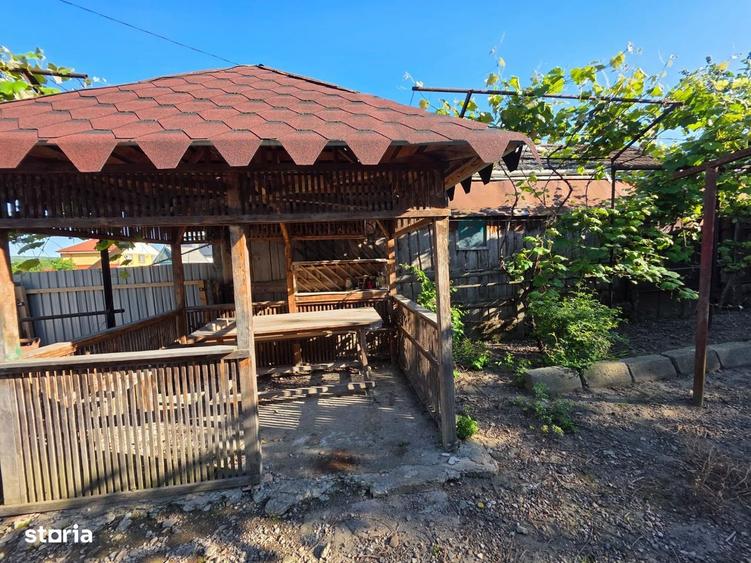 Casă cu 2 camere cu Teren 580 Mp în Central
