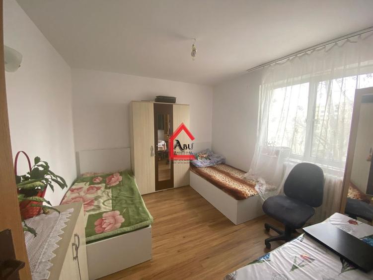 Apartament cu 2 camere decomandat, mobilat în Alexandru cel Bun