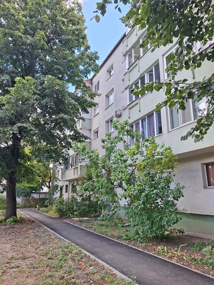 Apartament cu 3 camere decomandat în Bucovina
