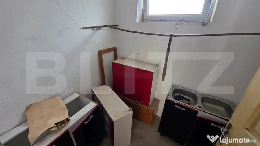 Casă cu 2 camere cu Teren 3200 Mp în Central