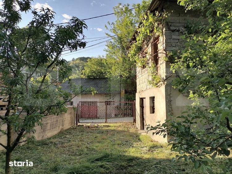 Casă cu 2 camere cu Teren 1000 Mp în Voinești