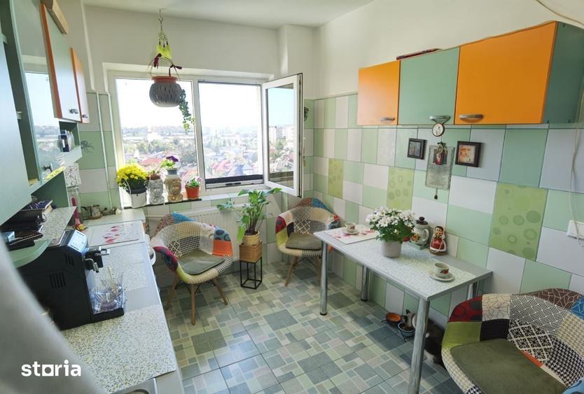 Apartament cu 3 camere decomandat în Tei