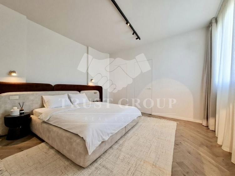Apartament cu 3 camere decomandat, mobilat în P-ța Unirii