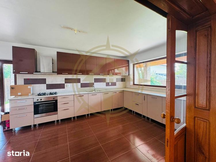 Casă cu 5 camere cu Teren 1192 Mp în Crevedia