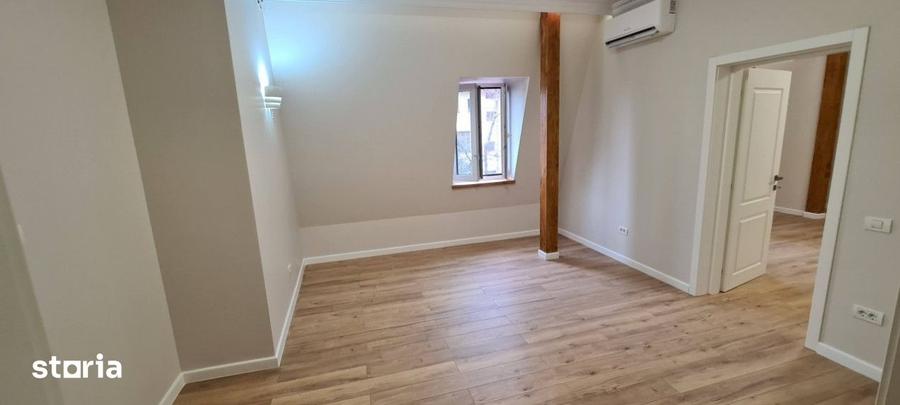 Apartament cu 4 camere în Victoriei
