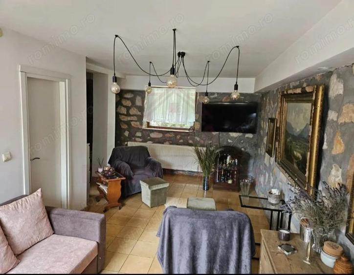 Casă cu Teren 440 Mp în Poiana