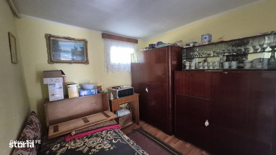 Casă cu 4 camere cu Teren 679 Mp în Central