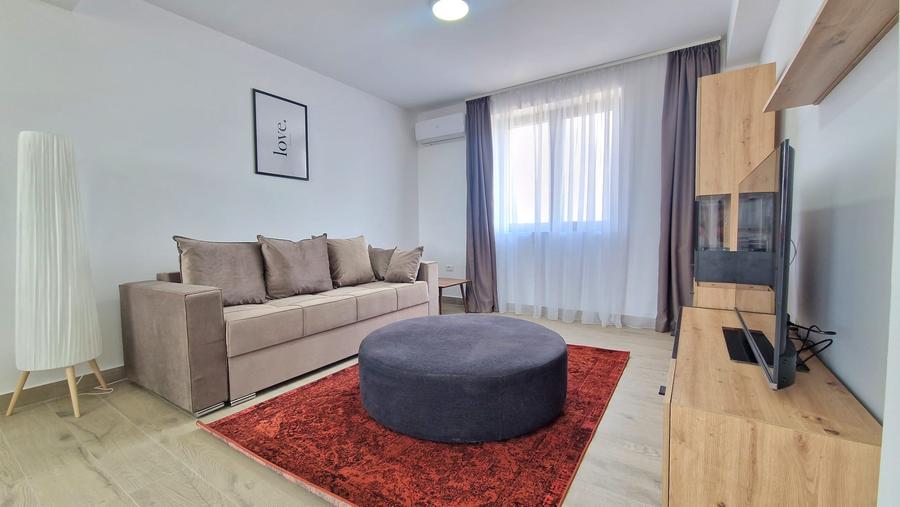 Apartament cu 2 camere semidecomandat în 1 Decembrie