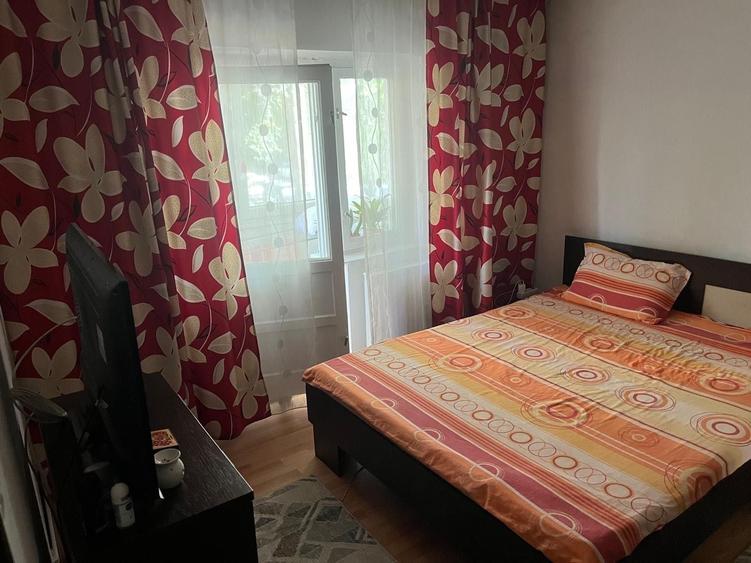 Apartament cu 2 camere decomandat în Lipovei