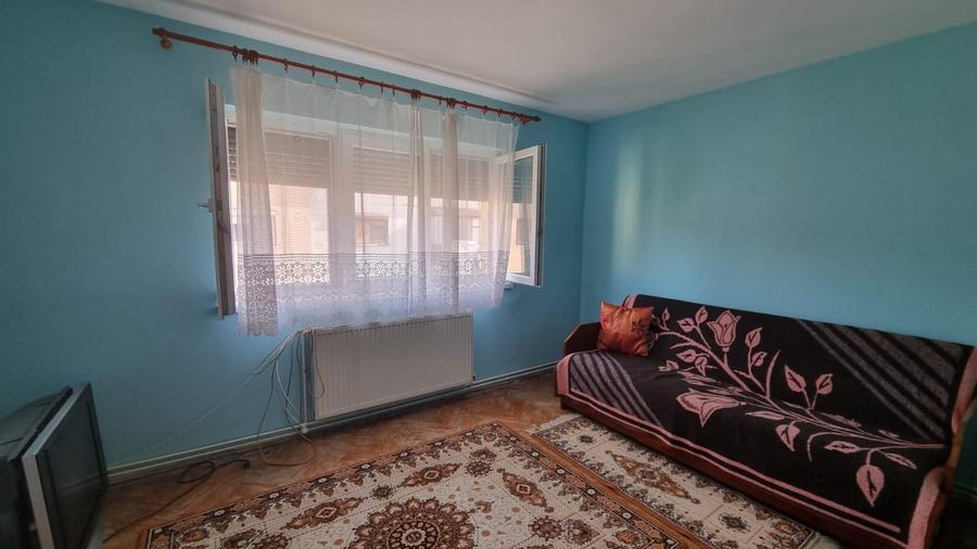 Apartament cu 3 camere decomandat în Micro 16