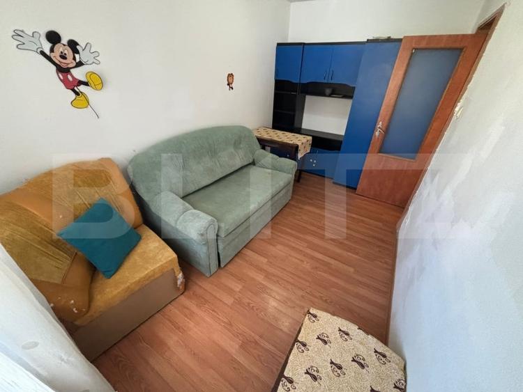 Apartament cu 2 camere semidecomandat, mobilat în Nufărul