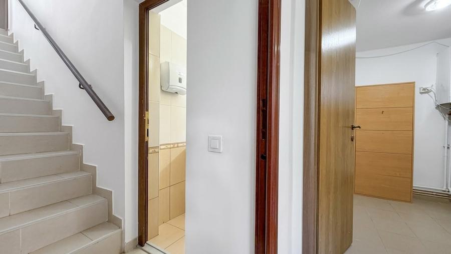 Duplex cu 3 camere cu Canalizare în Florilor