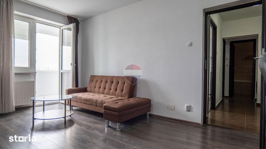 Apartament cu 3 camere în Tei