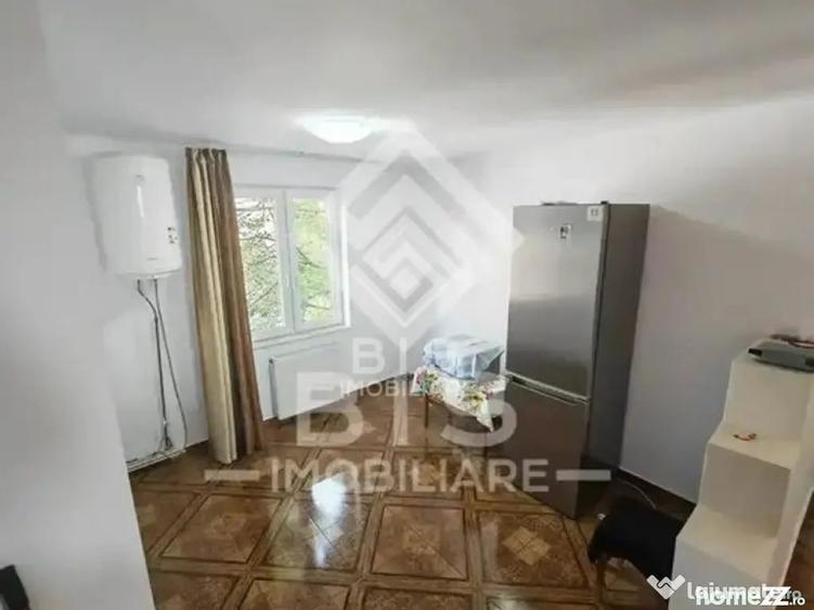 Apartament cu 4 camere decomandat în Independenței