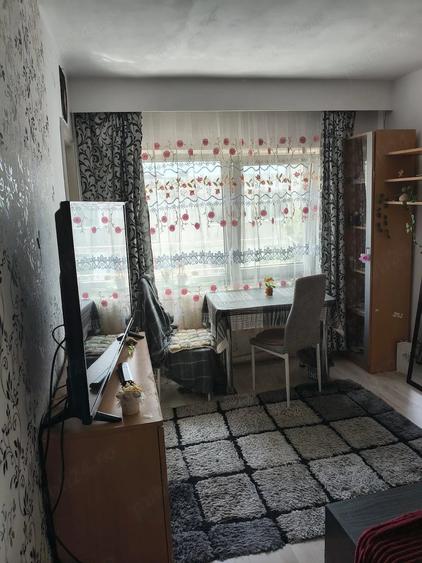 Garsonieră semidecomandată în 6 Vânători