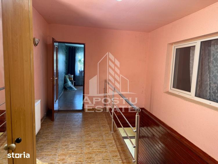 Casă cu 7 camere cu Teren 360 Mp în Buziașului