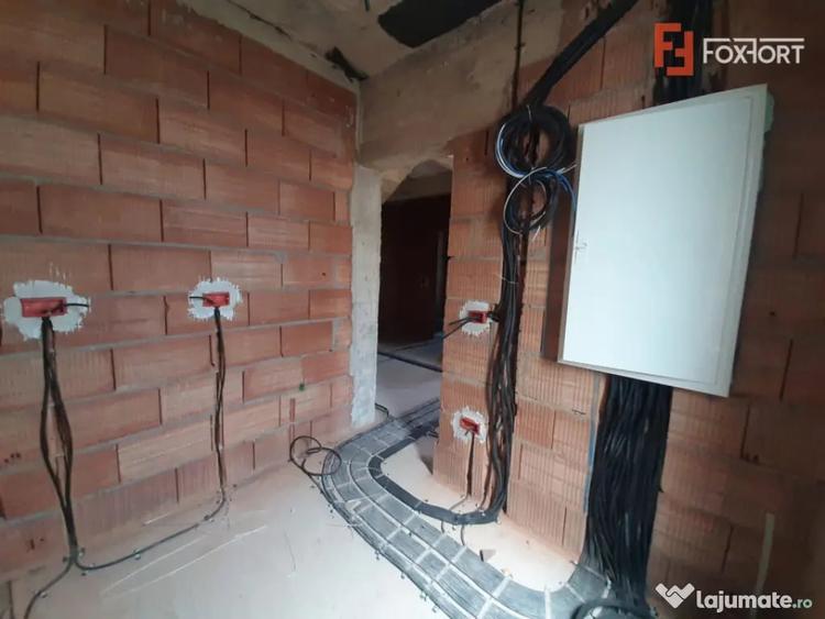 Casă cu 5 camere cu Teren 300 Mp în Ghiroda