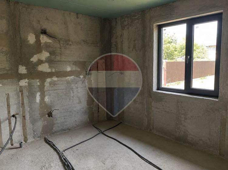 Casă individuală cu 3 camere cu Teren 1200 Mp în Gostinu