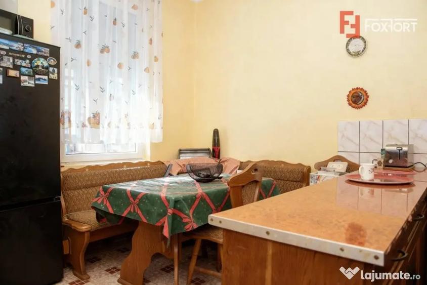 Casă cu 4 camere cu Teren 694 Mp în Șega