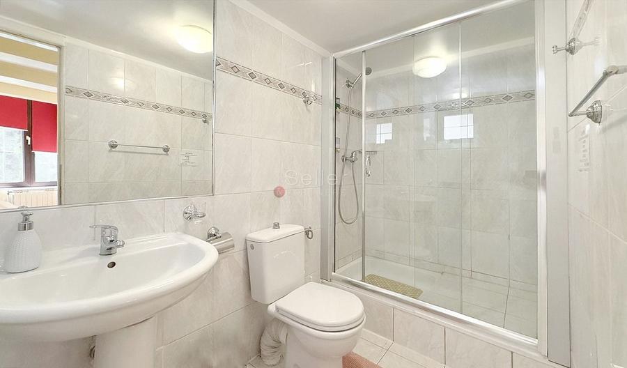 Apartament cu 4 camere decomandat, mobilat în Central