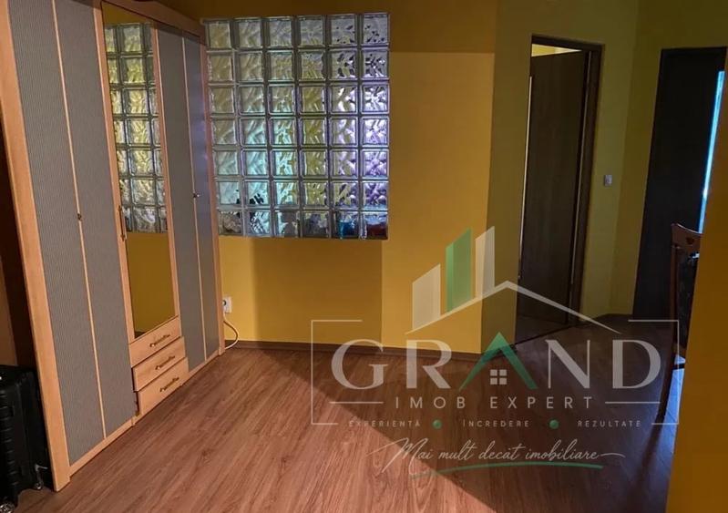 Apartament cu 2 camere semidecomandat, mobilat în Iris