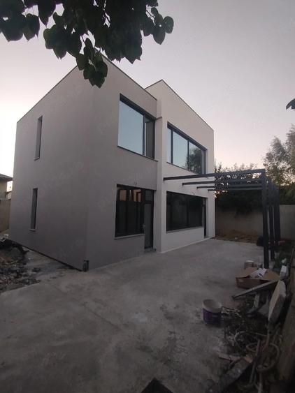 Casă cu Teren 315 Mp în Berceni