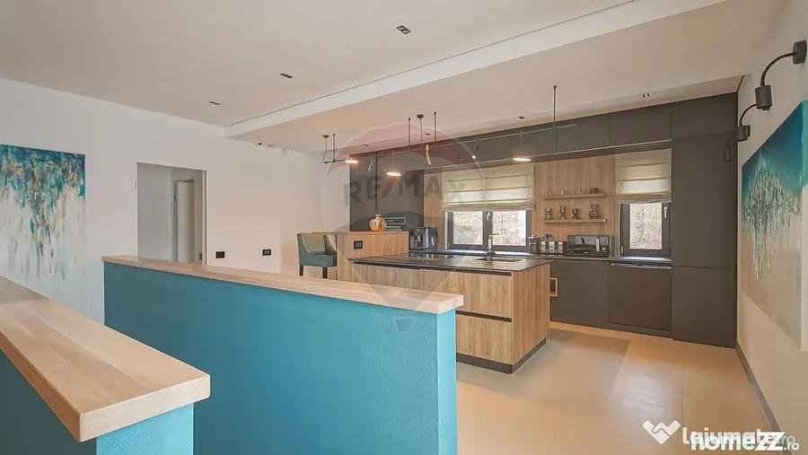 Apartament cu 3 camere decomandat în Drumul Poienii