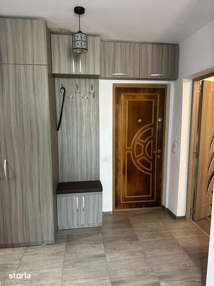 Apartament cu 2 camere, mobilat în Stadion