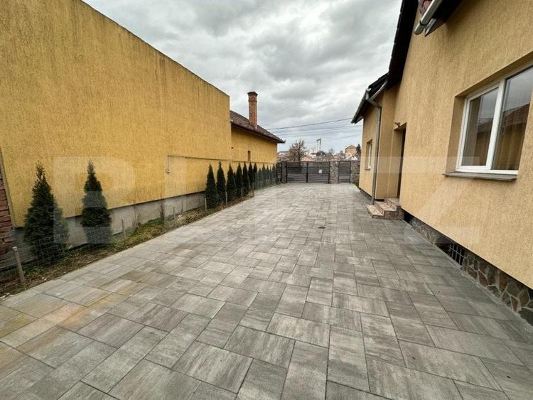 Casă individuală cu 4 camere cu Garaj în Tolstoi