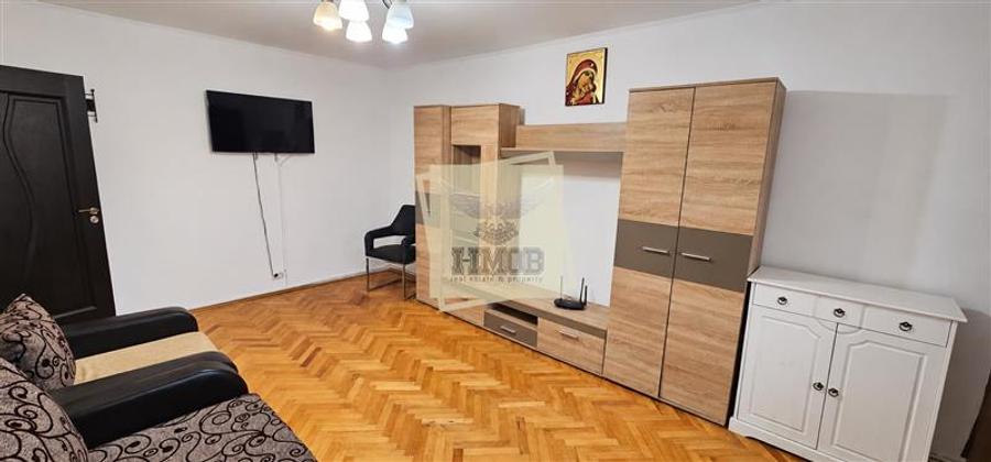 Apartament cu 3 camere decomandat, mobilat în Ștrand