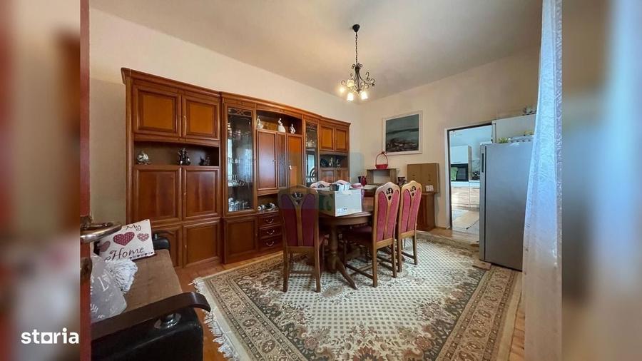 Casă cu 3 camere decomandat în Muncitoresc