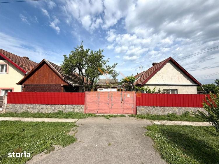 Casă cu 4 camere cu Teren 1081 Mp în Girișu de Criș