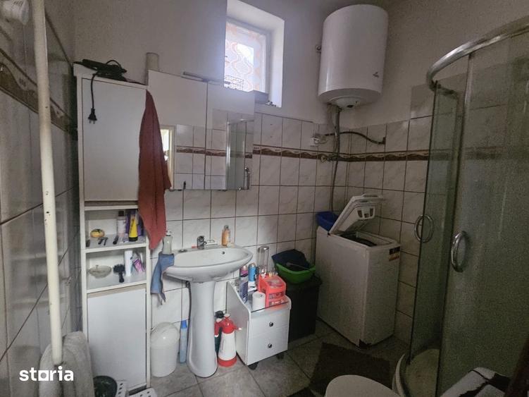 Casă cu 3 camere cu Teren 3300 Mp în Borș