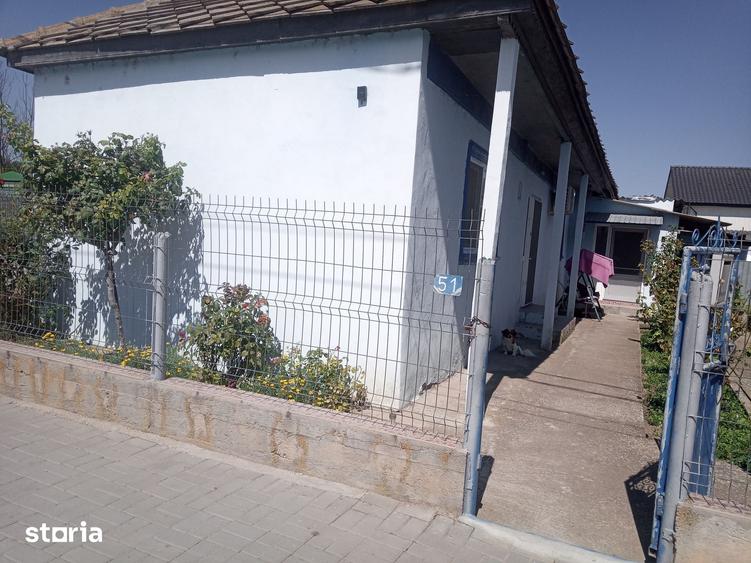 Casă cu 5 camere cu Teren 444 Mp în Ceamurlia de Jos