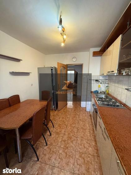 Apartament cu 3 camere decomandat în Decebal