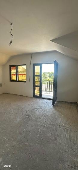 Casă cu 5 camere cu Teren 200 Mp în Lumina
