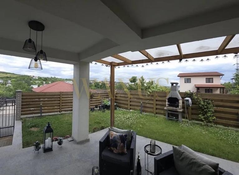 Duplex cu 4 camere cu Canalizare în Baciu
