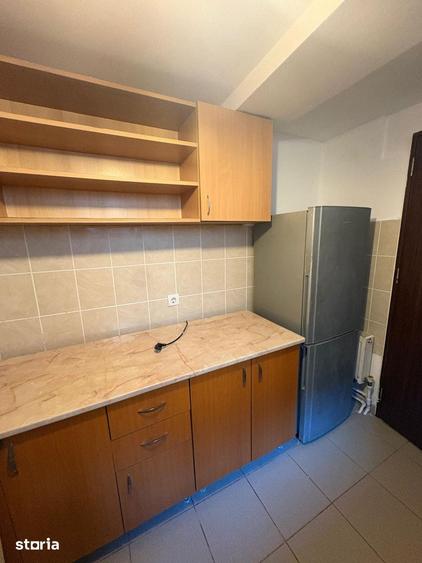 2 cam 35 mp zona copou 4 min de univ cuza mob si util complet 300 eur - 4